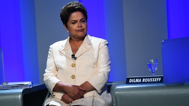 A candidata do PT à Presidência da República, Dilma Rousseff, antes do debate promovido pela Globo, no Rio