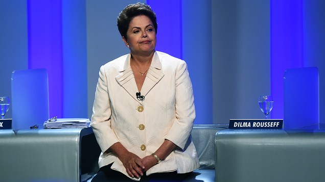 A candidata do PT à Presidência da República, Dilma Rousseff, antes do debate promovido pela Globo, no Rio