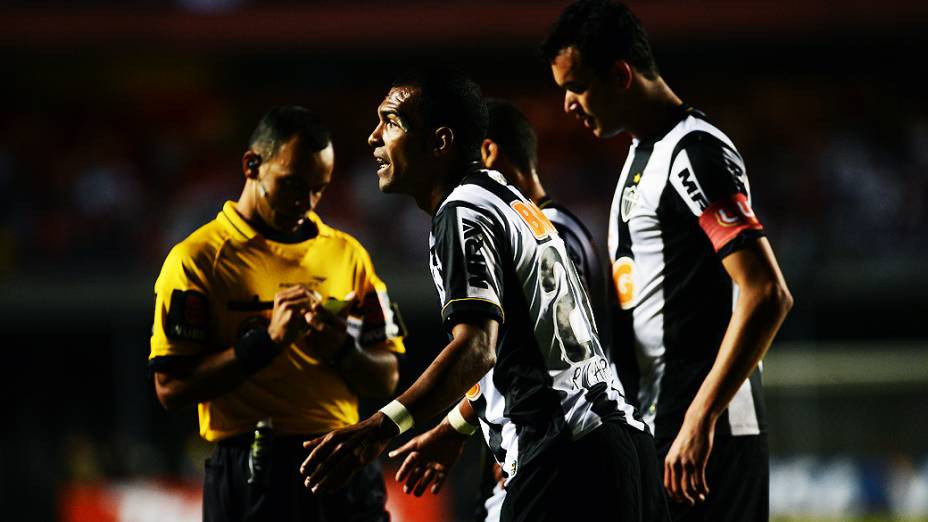 Richarlyson do Atlético-MG contra o São Paulo pela última rodada da fase de grupos da Copa Libertadores 2013