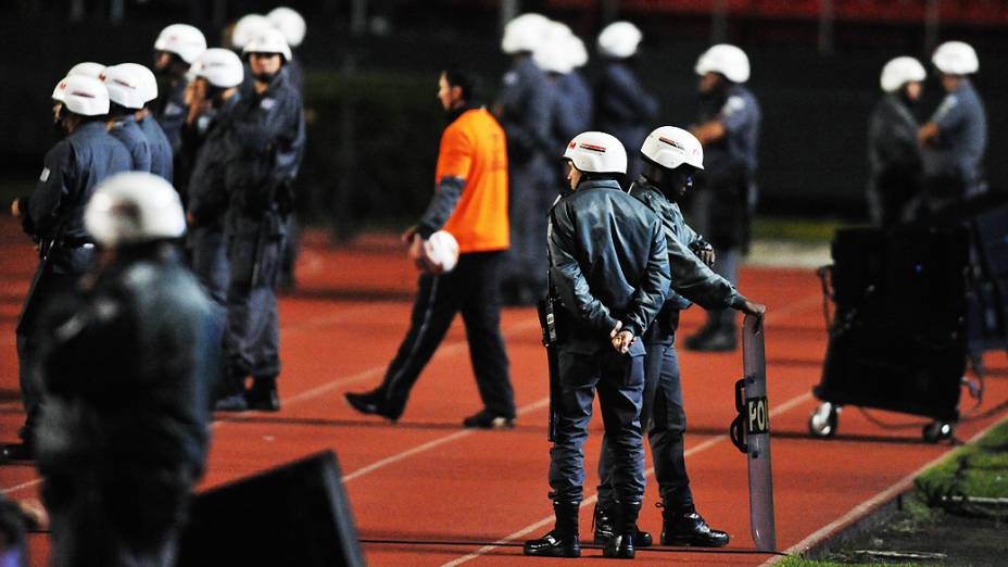 A Polícia Militar montou uma verdadeira operaçao no estádio Morumbi na noite destaquarta-feira (17)