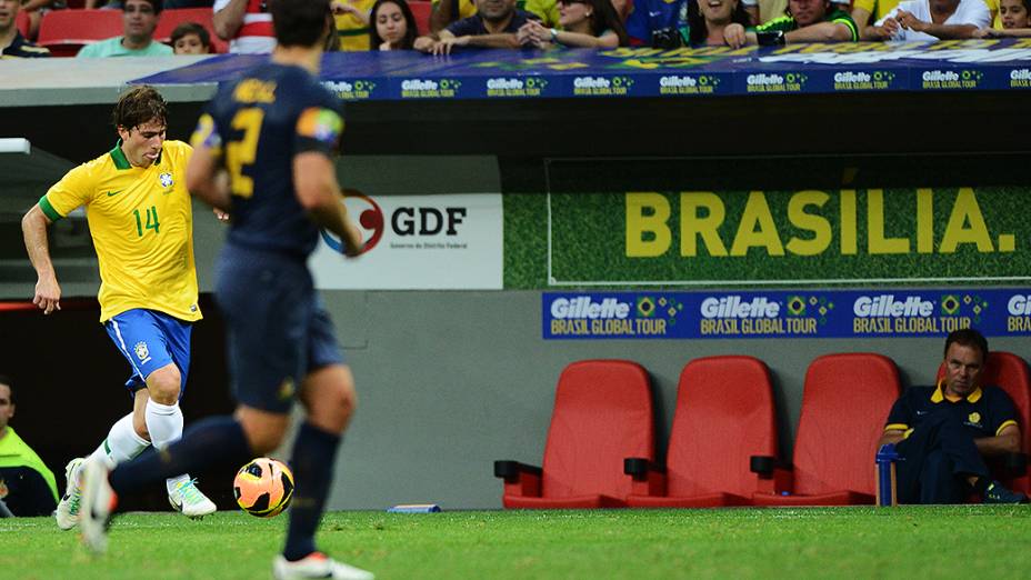 Maxwell durante o amistoso entre Brasil e Austrália no estádio Mané Garrincha em Brasília