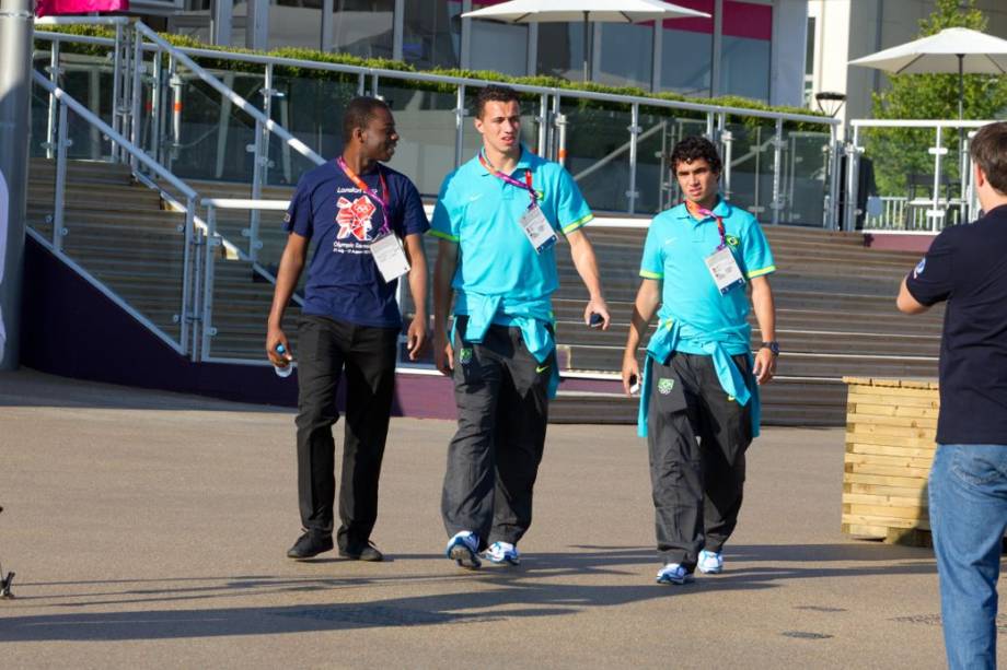 A visita da seleção brasileira de futebol à vila olímpica de Londres, neste domingo