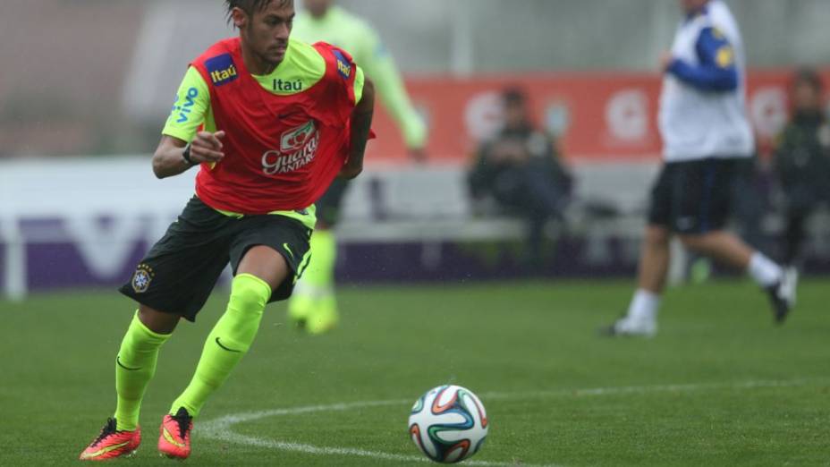 O primeiro treino da seleção na Granja Comary, nesta quarta-feira