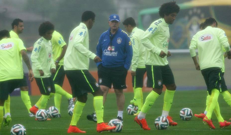 O primeiro treino da seleção na Granja Comary, nesta quarta-feira