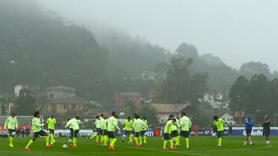 O primeiro treino da seleção na Granja Comary, nesta quarta-feira