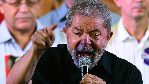 O ex-presidente Lula, durante comício em Campo Limpo Paulista, São Paulo