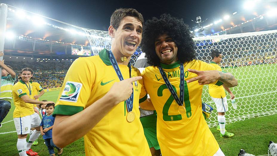 Em partida inesquecível, o Brasil derrota a Espanha e levanta a taça da Copa das Confederações no Maracanã