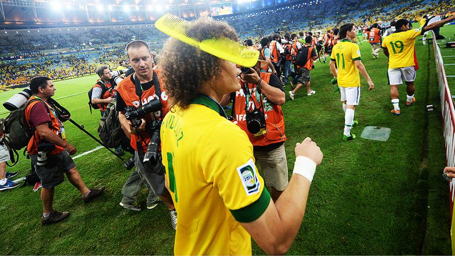 Em partida inesquecível, o Brasil derrota a Espanha e levanta a taça da Copa das Confederações no Maracanã