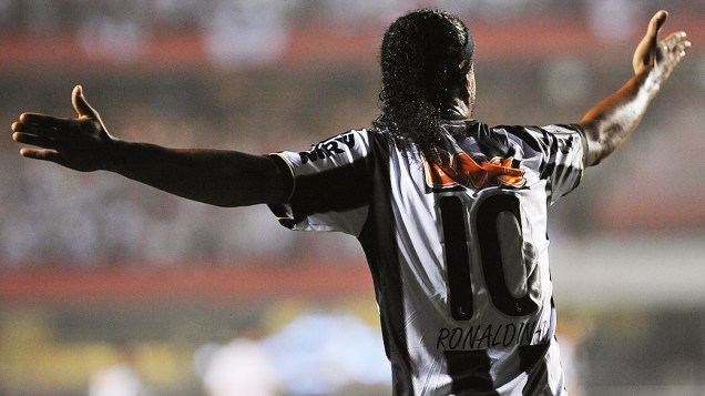 Ronaldinho Gaúcho durante vitória do Atlético-MG contra o São Paulo por 2 a 1 no Estádio do Morumbi nesta quinta-feira (02)