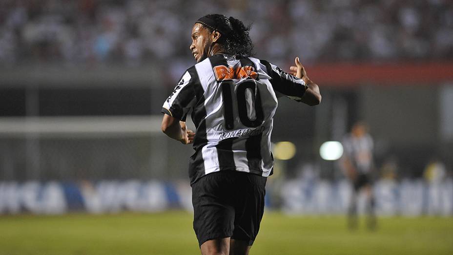 Ronaldinho Gaúcho durante vitória do Atlético-MG contra o São Paulo por 2 a 1 no Estádio do Morumbi nesta quinta-feira (02)