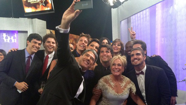 Selfie com globais nos bastidores do prêmio Melhores do Ano, no Domingão do Faustão