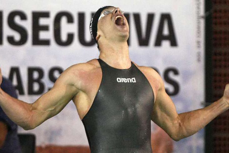 O nadador brasileiro César Cielo comemora a marca dos 20s91 nos 50 metros livres, o novo recorde mundial.
