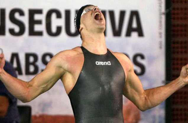 O nadador brasileiro César Cielo comemora a marca dos 20s91 nos 50 metros livres, o novo recorde mundial.