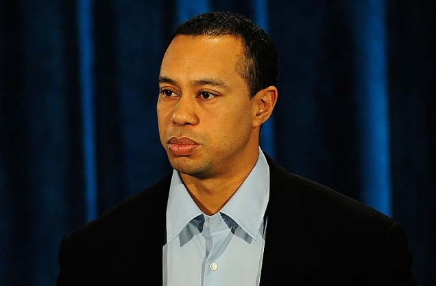 Nesta sexta-feira, o golfista americano Tiger Woods fez sua primeira aparição pública após a divulgação de envolvimento em escândalos sexuais. Woods disse estar  profundamente desolado por seu comportamento egoísta