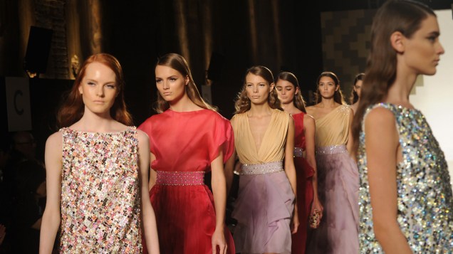 Coleção Primavera-Verão da Mila Schon durante a Semana de Moda de Milão