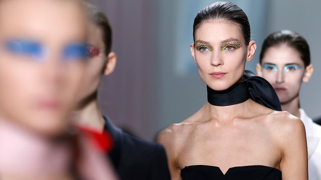 Modelos no desfile da grife Christian Dior durante a Semana de Moda de Paris