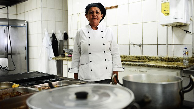 A cozinheira do Hotel Ana Angélica Silva Santos que cozinhou para o papa Francisco durante sua visita a Aparecida (SP) em 2007
