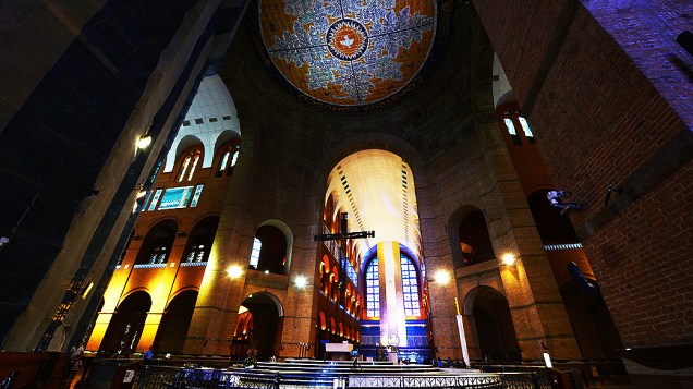 Vista interna da Basílica de Nossa Senhora Aparecida