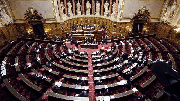 Senado francês, durante sessão que aprovou a lei que pune a negação do genocídio armênio