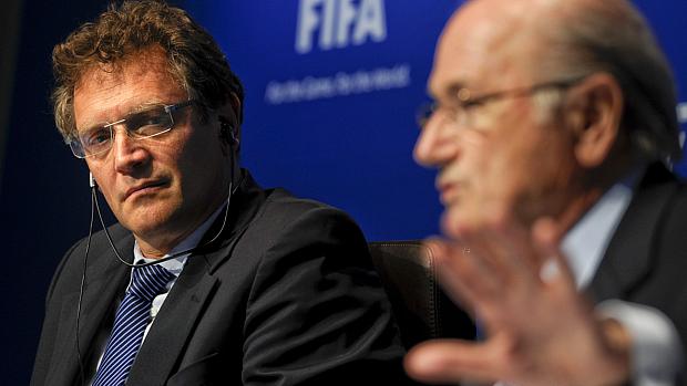 Senado pede que Joseph Blatter substitua Jérôme Valcke na audiência