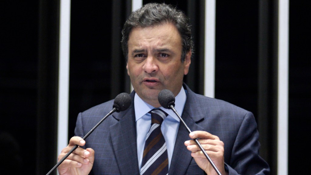 O senador Aécio Neves: 'Quem governa o Brasil é a lógica da reeleição'
