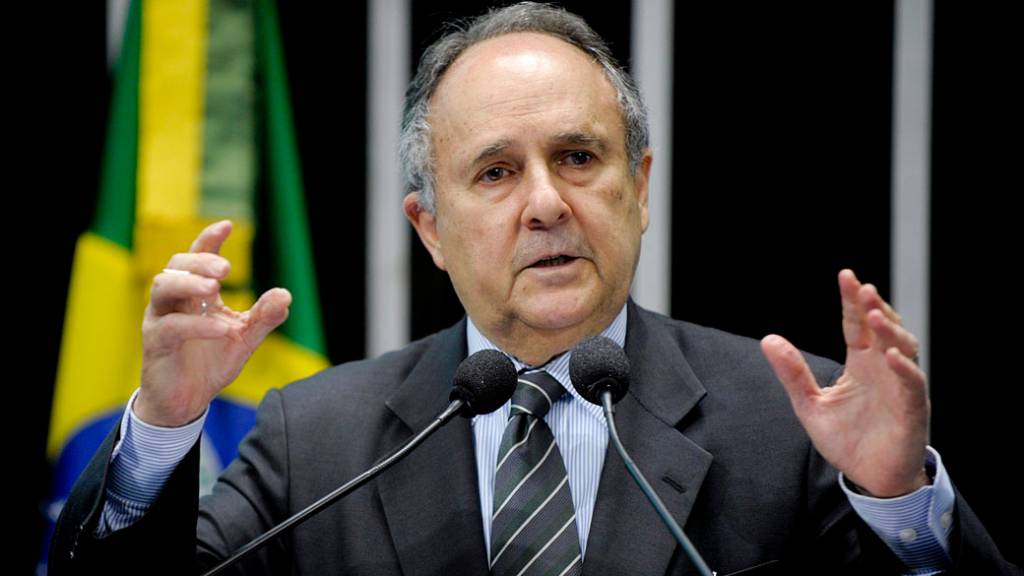 ‘Será uma tragédia termos 2º turno’, diz Cristovam Buarque ao lado de Lula