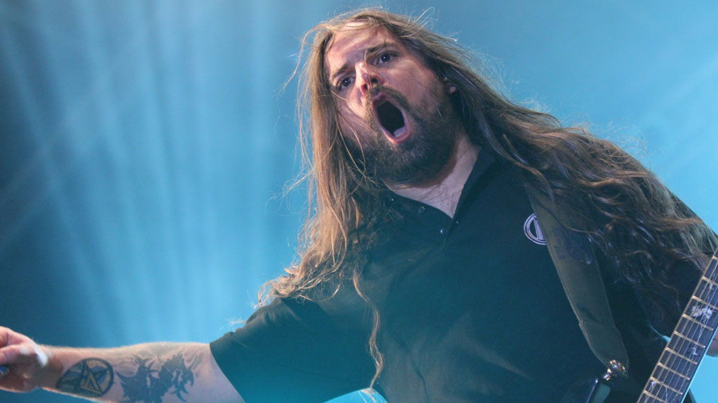 O guitarrista Andreas Kisser durante o show do Sepultura no palco Sunset, no terceiro dia do Rock in Rio, em 25/09/2011