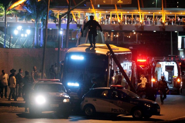 Sequestro de ônibus no Rio termina com cinco feridos