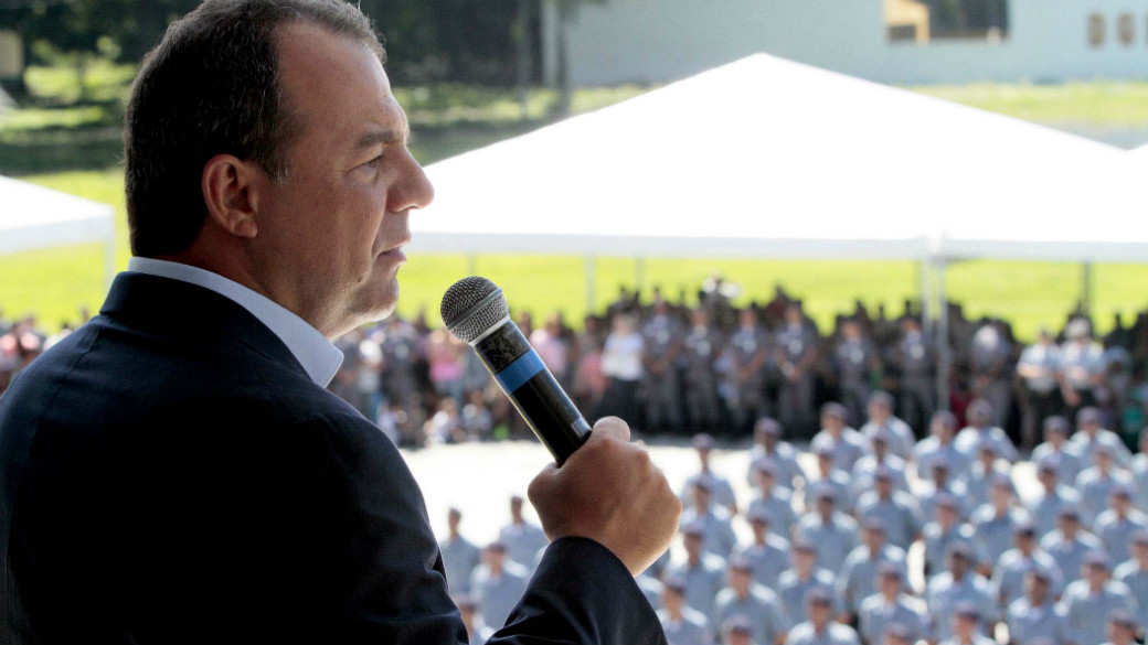Sérgio Cabral, governador do Rio, na formatura de policiais militares