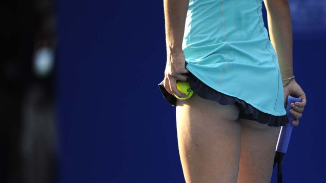 A tenista russa Maria Sharapova em partida contra a também russa Elena Vesnina pelo China Open em Pequim