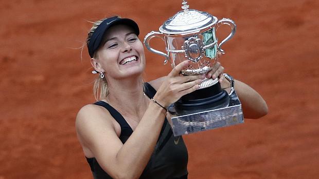Sharapova comemora conquista de seu 1º título no aberto francês