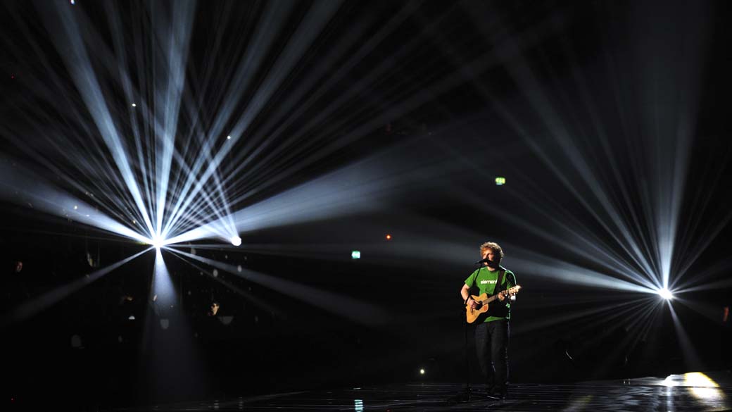 Cantor britânico Ed Sheeran durante o "Brit Awards" em Londres, Inglaterra