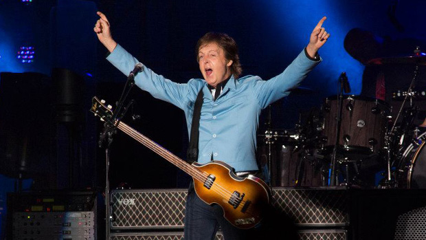 Paul McCartney no Mineirão durante a turnê <em>Out There!</em>, em Belo Horizonte