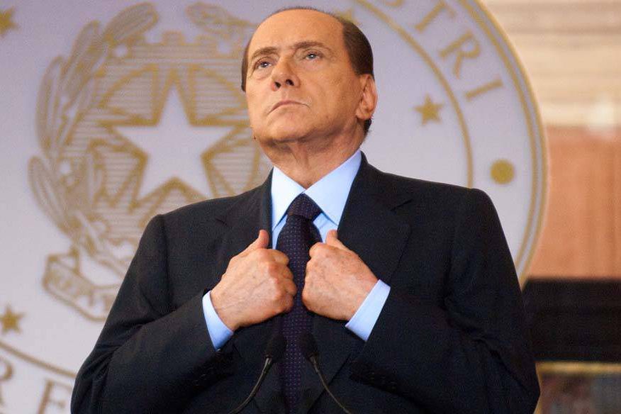 Risco de renúncia de Berlusconi estimula bolsas
