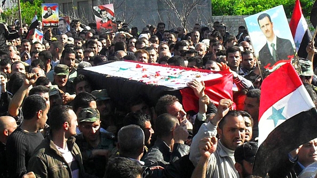 Sírios protestam contra a morte de inocentes em repressão do governo
