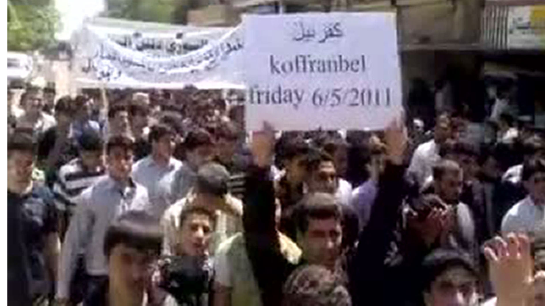 Milhares de manifestantes protestaram contra Assad nesta sexta-feira