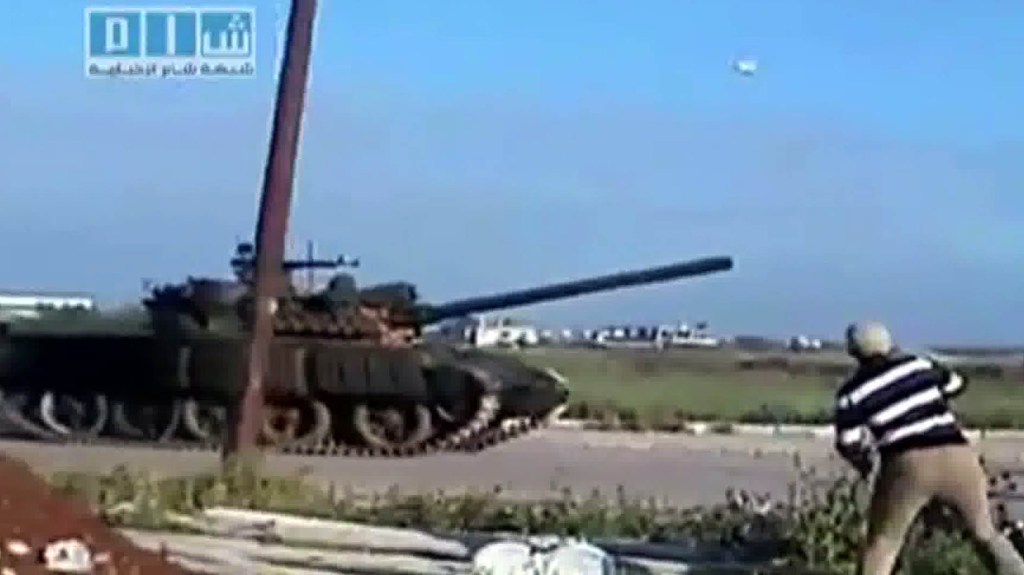 Regime sírio usa tanques de guerra para conter protestos