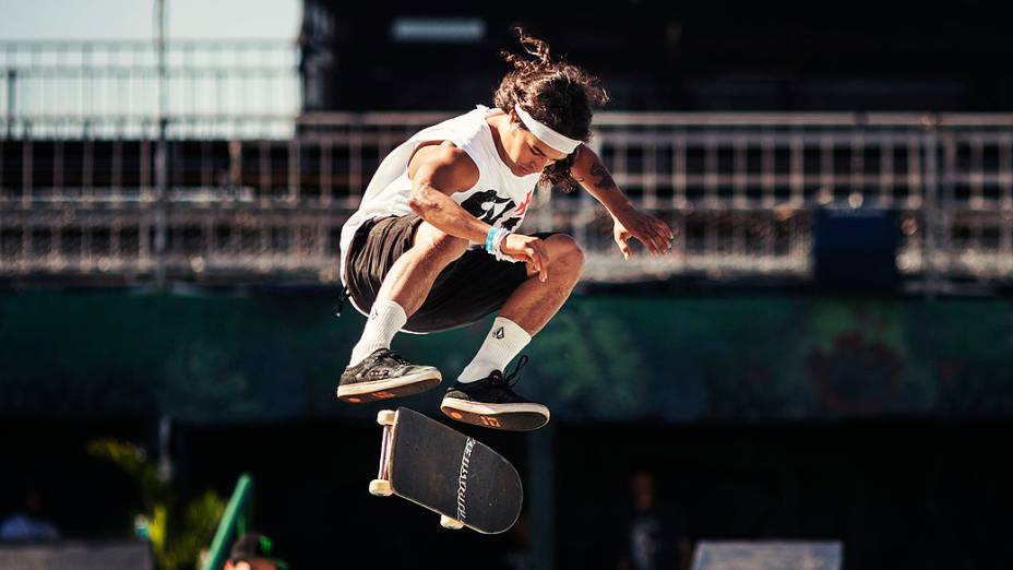 O Skate Street é uma prova realizada em uma pista que simula os obstáculos da rua. Feita de concreto, a pista traz para o ambiente de competição escadas, corrimãos, rampas, paredes e caixotes