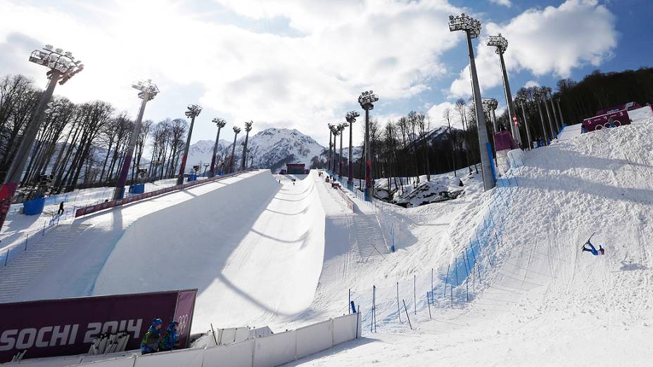 Disputa do snowboard halfpipe em Sochi, na Rússia