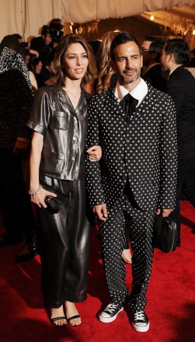 A diretora Sofia Coppola e o estilista Marc Jacobs no baile punk do Metropolitan Museum of Art