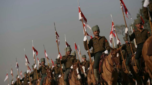 Soldados indianos durante ensaio para a comemoração do Dia da Republica em Nova Délhi