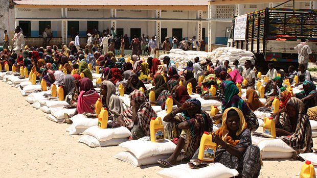 O Programa Mundial de Alimentos (PAM) começou na quarta-feira sua ponte aérea para ajudar as vítimas da seca na Somália