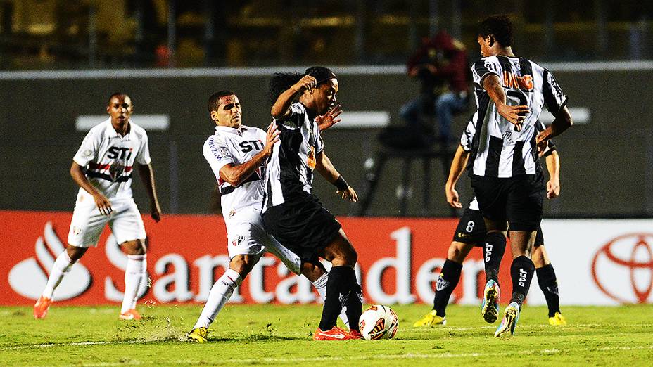 Ronaldinho do Atlético-MG contra o São Paulo pela última rodada da fase de grupos da Copa Libertadores 2013