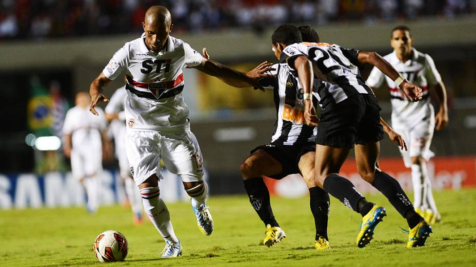 São Paulo vence o Atlético Mineiro por 2 a 0 e se classifica para a próxima fase da Copa Libertadores