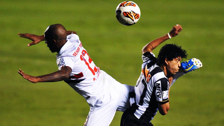 São Paulo vence o Atlético Mineiro por 2 a 0 e se classifica para a próxima fase da Copa Libertadores