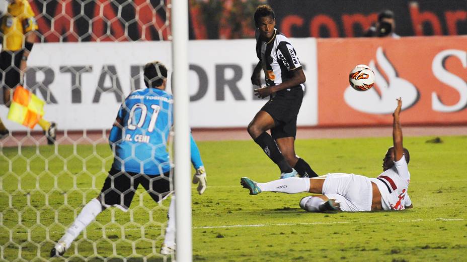 São Paulo vence o Atlético Mineiro por 2 a 0 e se classifica para a próxima fase da Copa Libertadores