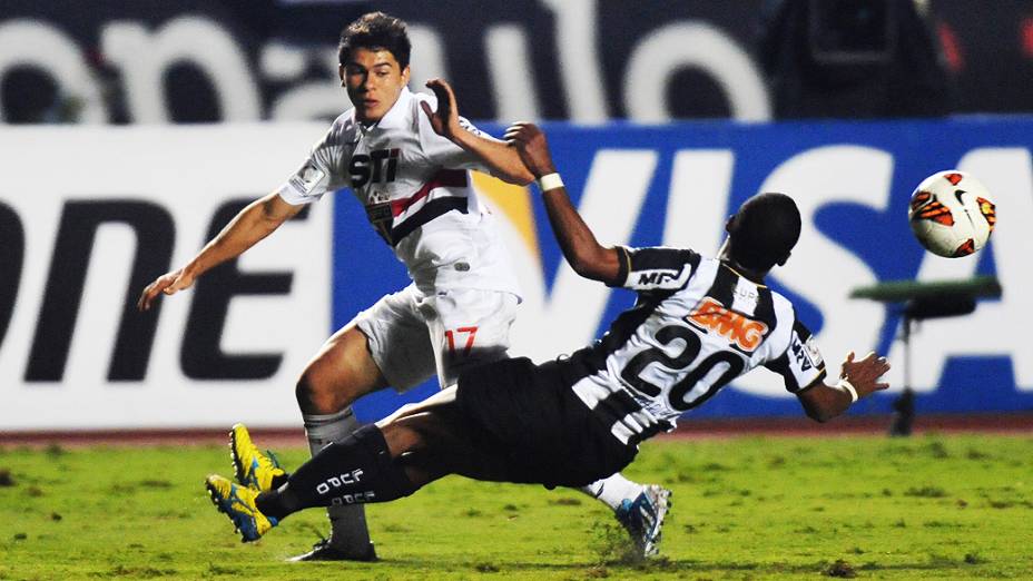 São Paulo vence o Atlético Mineiro por 2 a 0 e se classifica para a próxima fase da Copa Libertadores