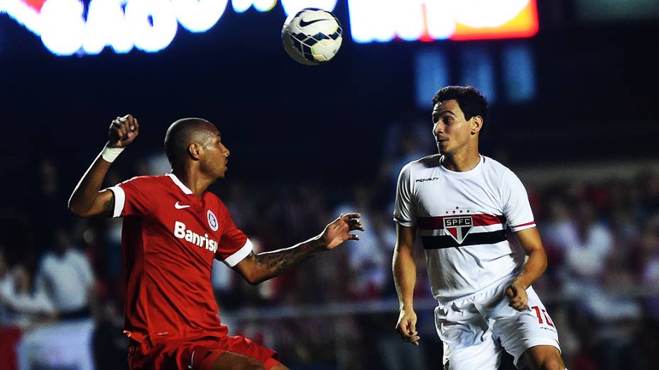 São Paulo e Internacional (RS), no estádio do Morumbi, em São Paulo, em jogo  antecipado da 35ª rodada do Brasileirão 2014