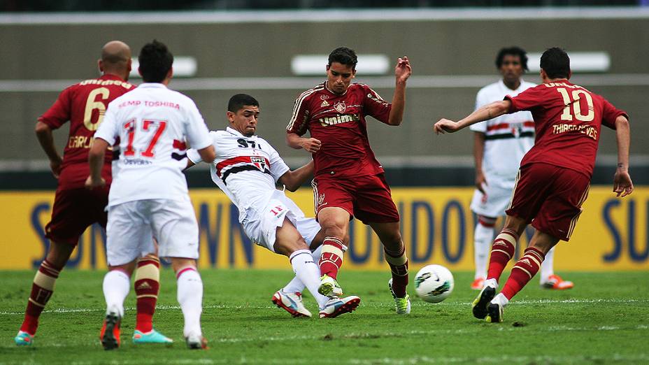 Partida entre São Paulo e Fluminense, no estádio do Morumbi