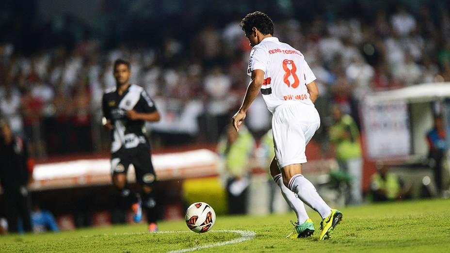 Paulo Henrique Ganso marcou o primeiro gol do São Paulo na partida contra a Ponte Preta, no Morumbi